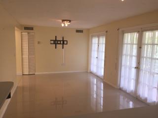 12421 Keystone Island Dr, Miami FL  33181-2422 exterior