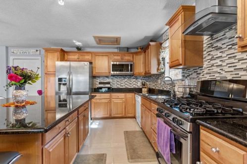 6908 Cherrydale Dr, Austin TX 78745-5344 exterior