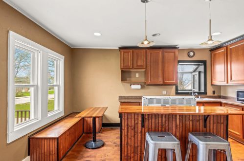 335 Hl St, Chenequa WI 53029-1906 exterior