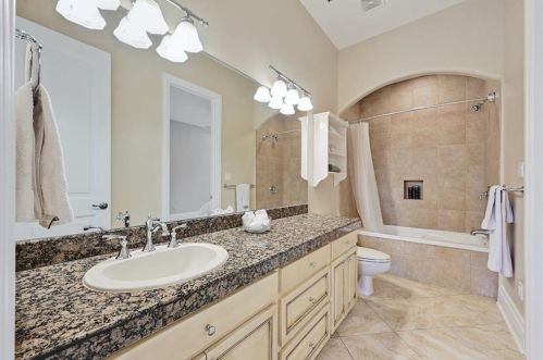 2004 Canonero Dr, Austin TX 78746-2125 exterior