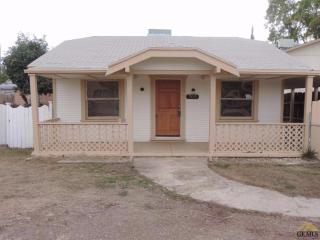 705 30th St, Bakersfield, CA 93301-2519