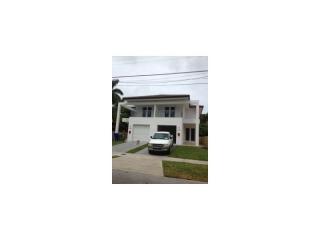 2784 34th Ave, Miami FL  33133-2716 exterior