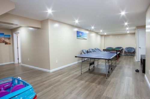 39 Charing Rd, Wapping CT  06074-2228 exterior