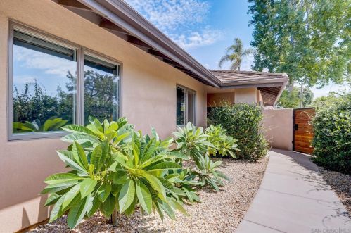 3036 Levante St, Carlsbad CA  92009-8330 exterior