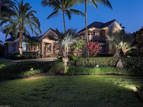 818 Nelsons Walk, Naples FL  34102-7871 exterior