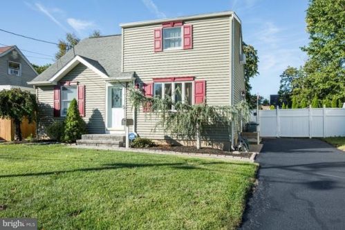 5 Ravine Dr, Trenton, NJ 08620-2420