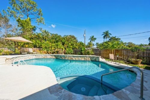 1063 22nd Ave, Naples FL  34120-3443 exterior