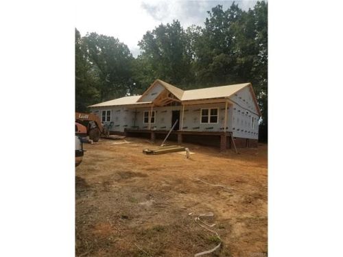 2305 Flint Hill Rd, Powhatan, VA 23139-6107