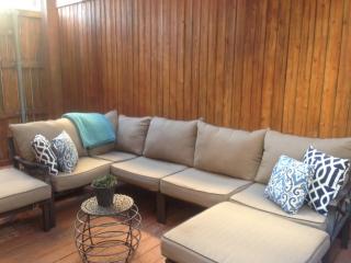 2916 State St, Dallas TX  75204-2724 exterior