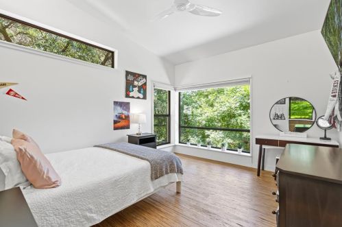 1101 Cyn Edge Dr, Austin TX 78733-2005 exterior