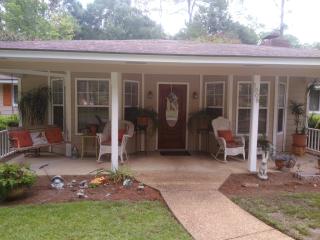 1009 Morningside Dr, Bainbridge, GA 39819-4841