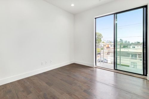 2006 Fitzhugh Ave, Dallas TX  75204-4694 exterior