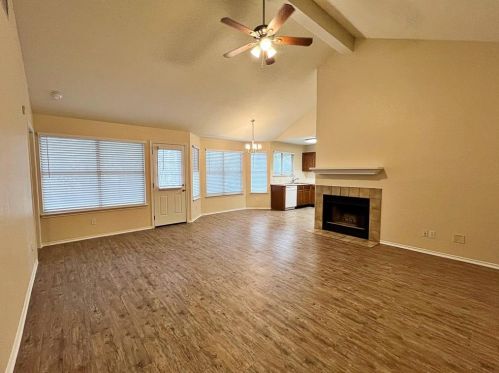 2813 Allison Dr, Austin TX  78741-7313 exterior