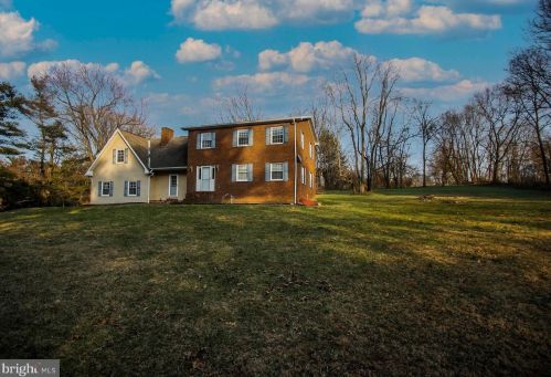 784 Colston Dr, Falling Waters, WV 25419-7097