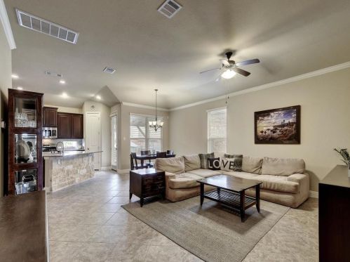 10817 Desert Willow Loop, Austin TX  78748-4027 exterior