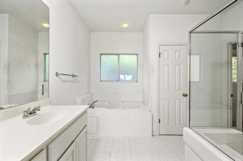 6611 Candle Rdg Cv, Austin TX 78731-2859 exterior