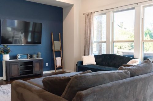 676 Catalina Ln, Austin TX 78737-4715 exterior