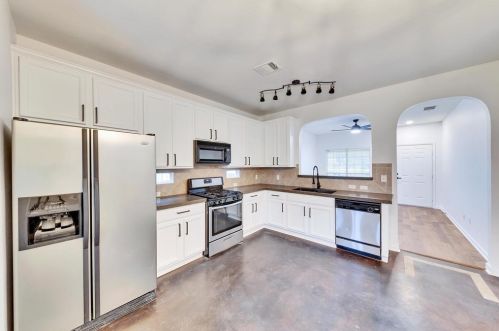 8403 Dulcet Dr, Austin TX  78745-6354 exterior