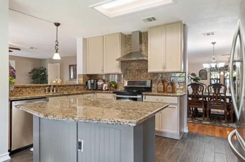 11200 Chatam Berry Ln, Austin TX 78748-3935 exterior