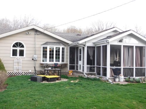 1436 Lee Cir, Manitowoc WI  54220-1522 exterior