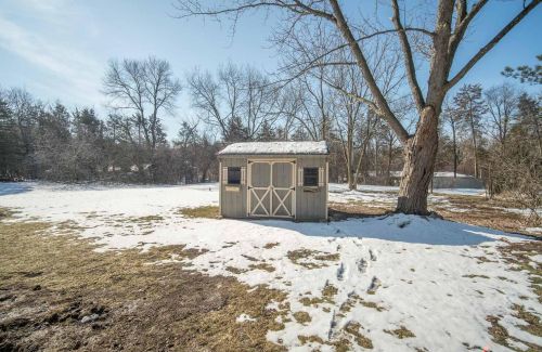 1850 Journeys Dr, Chenequa WI  53029-9367 exterior