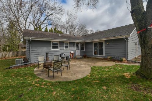 514 Buckingham Way, Chenequa WI 53029-2544 exterior