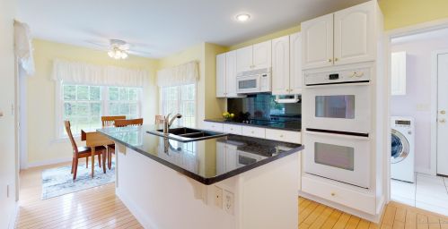 86 Back Meadow Dr, Warren, ME 04864-4325