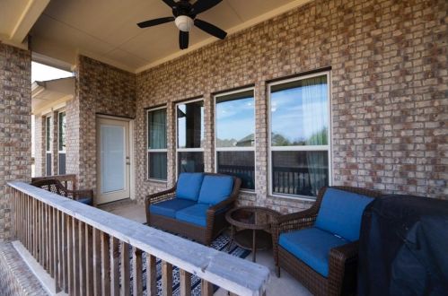 676 Catalina Ln, Austin TX 78737-4715 exterior