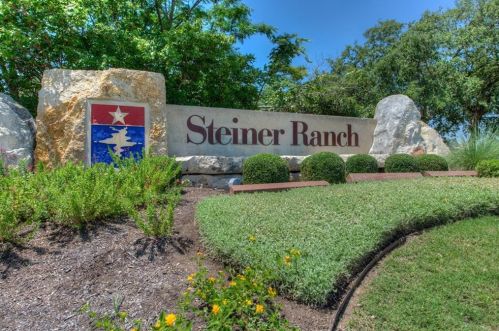 3921 Cyn Gln Cir, Austin TX 78732-2187 exterior