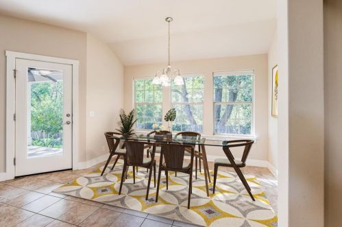 6928 Bay City Bnd, Austin TX 78725-2938 exterior