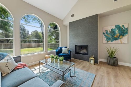 10209 Broomflower Dr, Austin TX 78739-1448 exterior