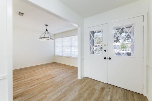 4103 Deepwoods Dr, Austin TX  78731-2028 exterior