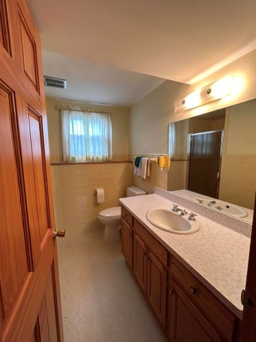 214 Park Ave, Chenequa WI  53029-2116 exterior