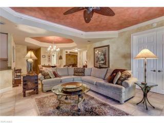 362 5th St, Naples, FL 34117-2107