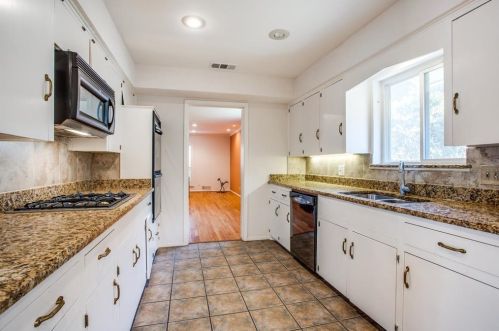 10512 Creekmere Dr, Dallas TX 75218-2341 exterior