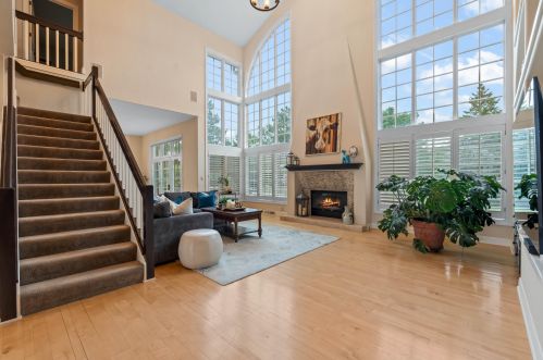 1704 Cedar Bnd, Chenequa WI 53029-8665 exterior