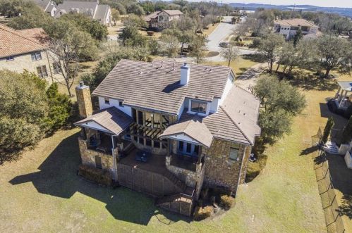 400 Dawn River Cv, Austin TX 78732-1986 exterior