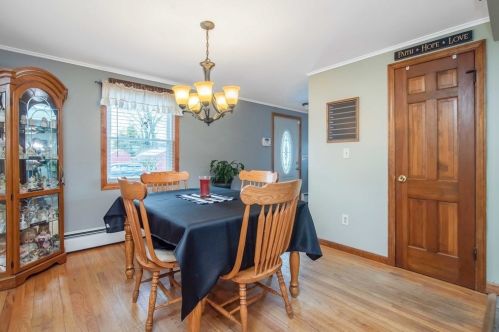 61 Moreau Dr, Chicopee MA 01020-4826 exterior