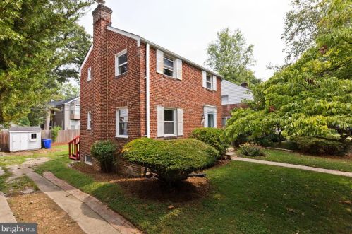 3245 6th St, Arlington, VA 22204-1701