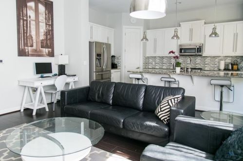 4536 Berkman Dr, Austin TX  78723-4594 exterior