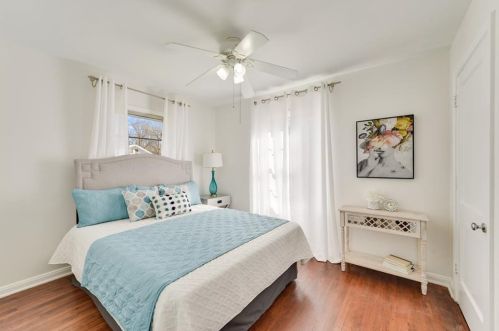 504 Denson Dr, Austin TX 78752-4016 exterior