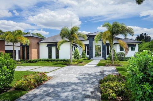 728 Carica Rd, Naples FL  34108-2627 exterior