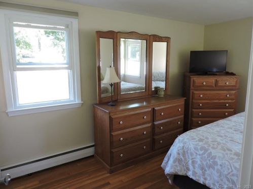 303 Hilton Dr, Wapping CT 06074-3418 exterior