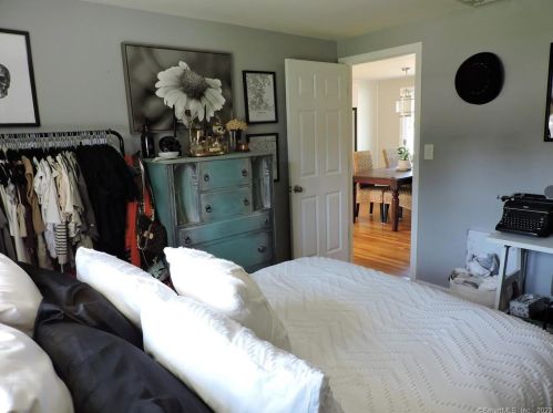 303 Hilton Dr, Wapping CT 06074-3418 exterior