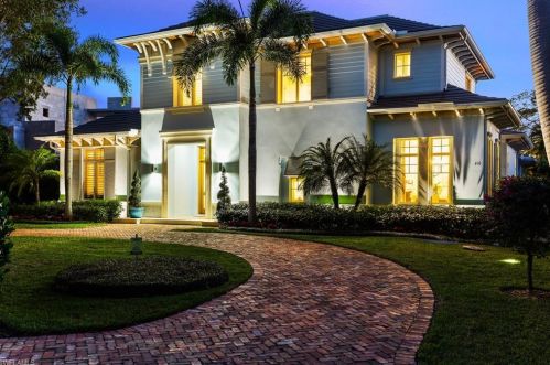 610 6th Ave, Naples, FL 34102-5584