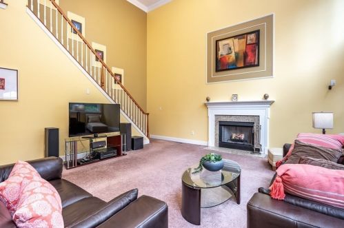 69 Endean Dr, Walpole, MA 02032-1060