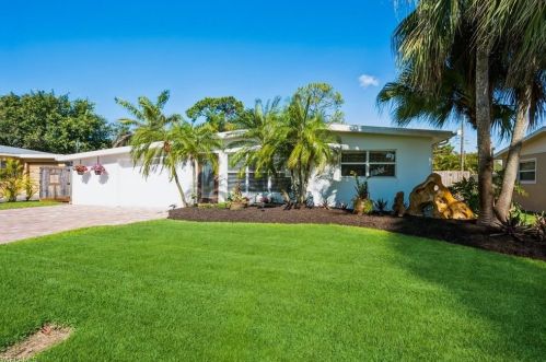 1063 22nd Ave, Naples FL  34120-3443 exterior