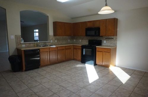 5617 Adair Dr, Austin TX  78754-5610 exterior