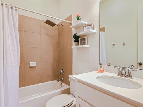 12509 Cardinal Flower Dr, Austin TX 78739 exterior