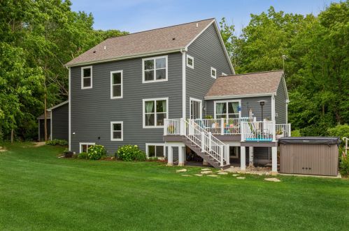 1385 Hillside Rd, Slinger WI 53086 exterior